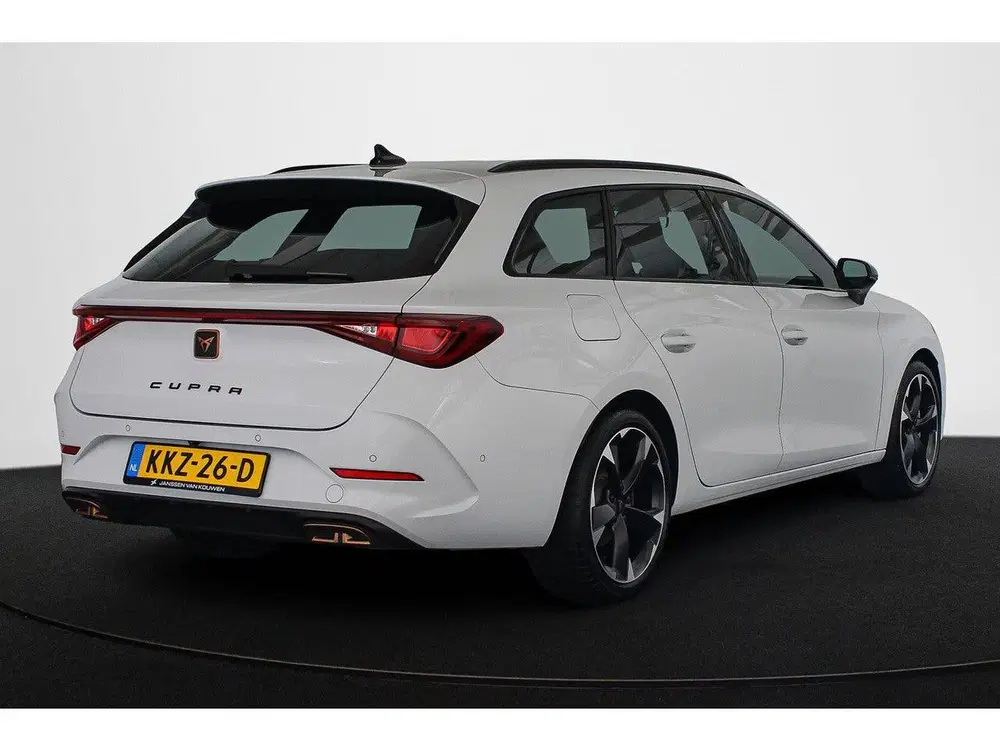 Cupra Leon 1.4 e-Hybrid Essential Achteruitrijc uit 2024, foto 3