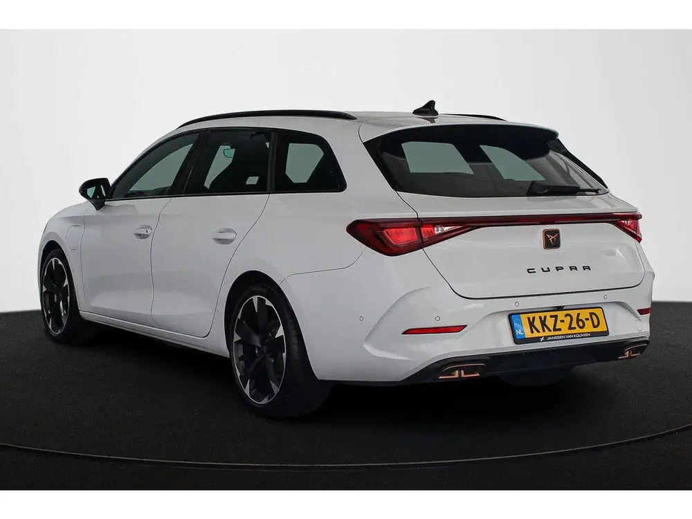 Cupra Leon 1.4 e-Hybrid Essential Achteruitrijc uit 2024, foto 4