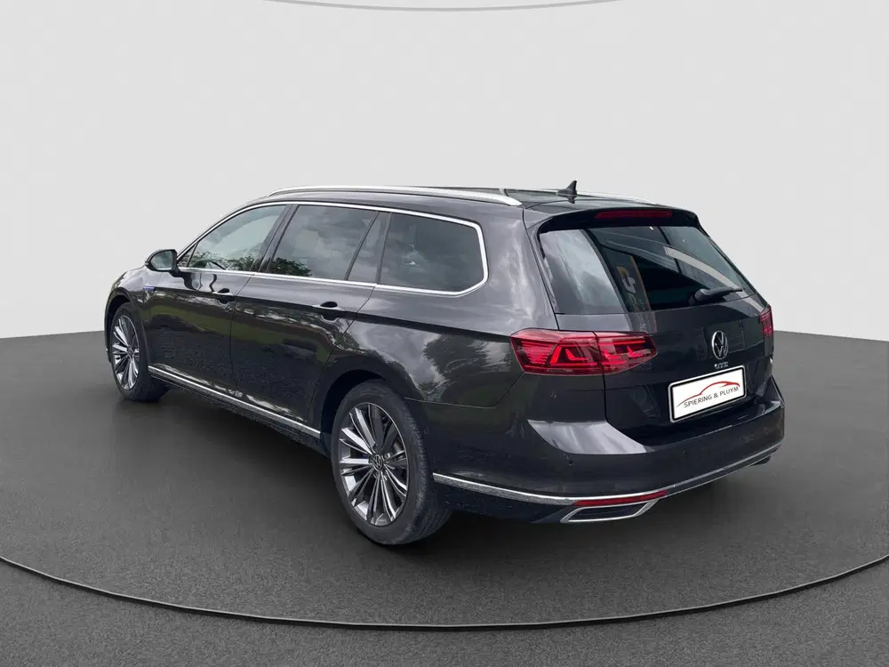Volkswagen Passat 1.4 TSI PHEV GTE Business Pano uit 2022, foto 9