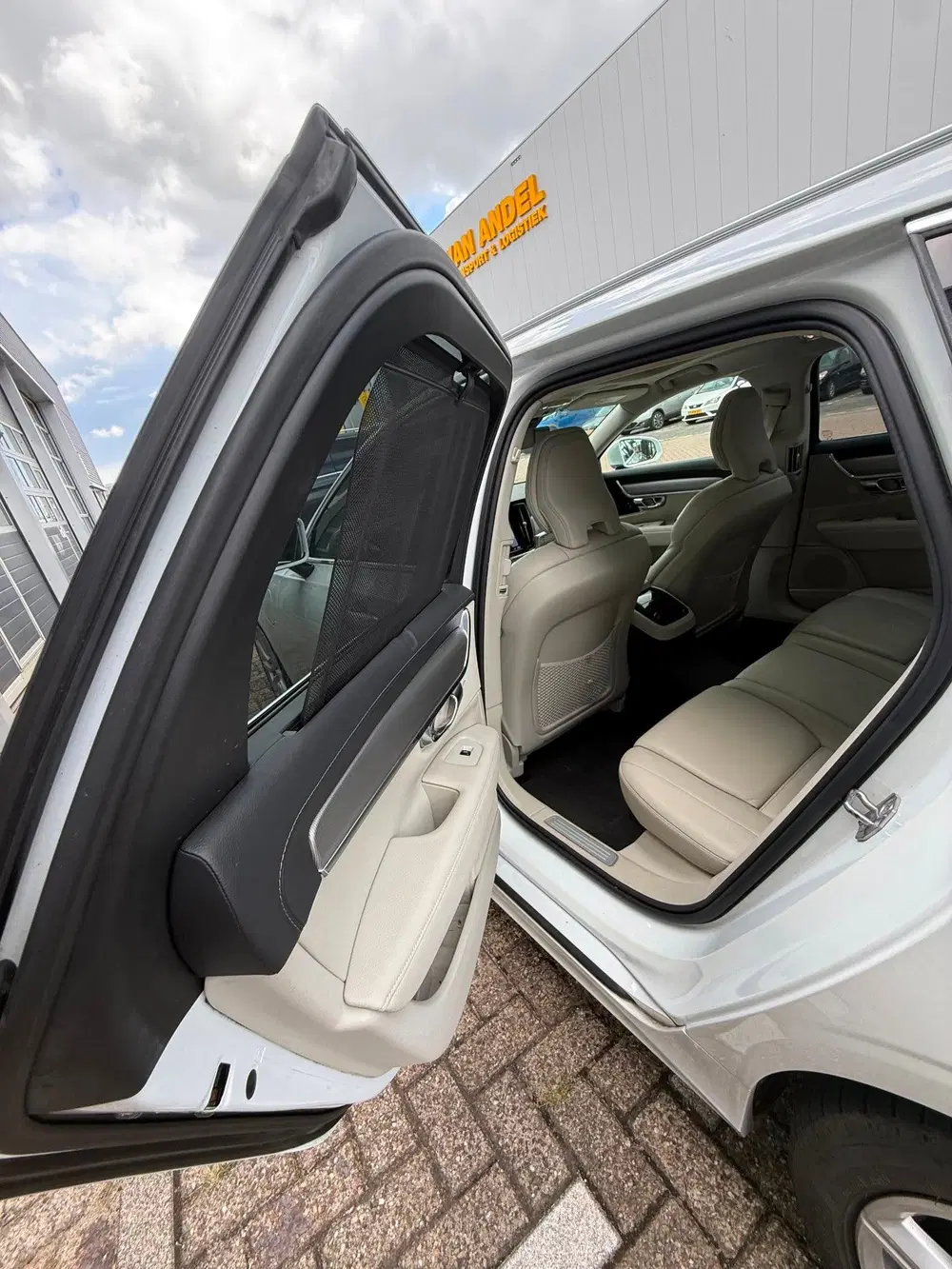 Volvo V90 2.0 T8 AWD uit 2019, foto 10