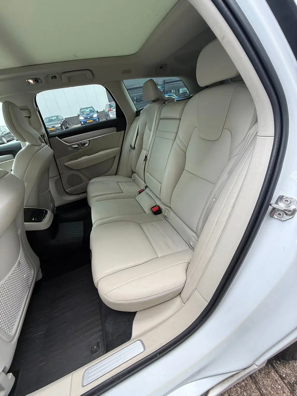 Volvo V90 2.0 T8 AWD uit 2019, foto 13