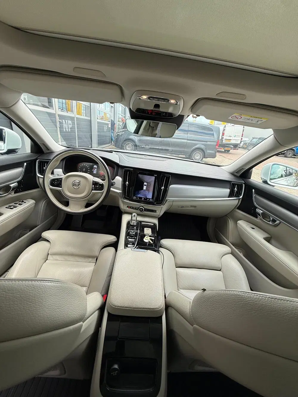 Volvo V90 2.0 T8 AWD uit 2019, foto 14