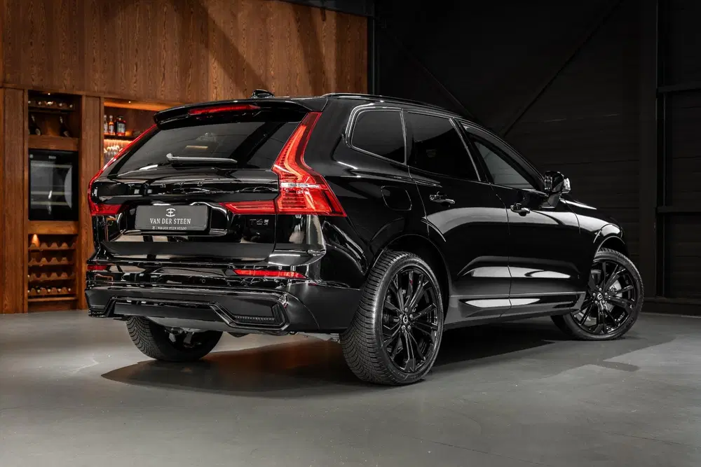 Volvo XC60 2.0 T6 Plug-in hybrid AWD Ultimate Black E uit 2024, foto 2