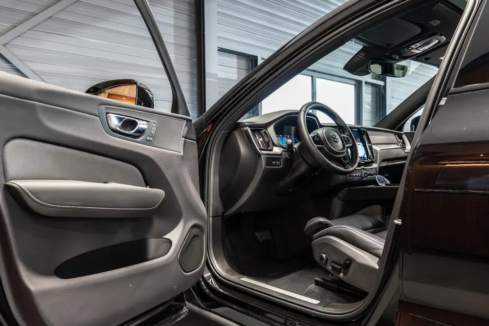 Volvo XC60 2.0 T6 Plug-in hybrid AWD Ultimate Black E uit 2024, foto 5