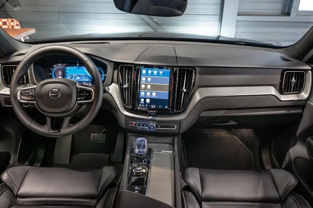Volvo XC60 2.0 T6 Plug-in hybrid AWD Ultimate Black E uit 2024, foto 6