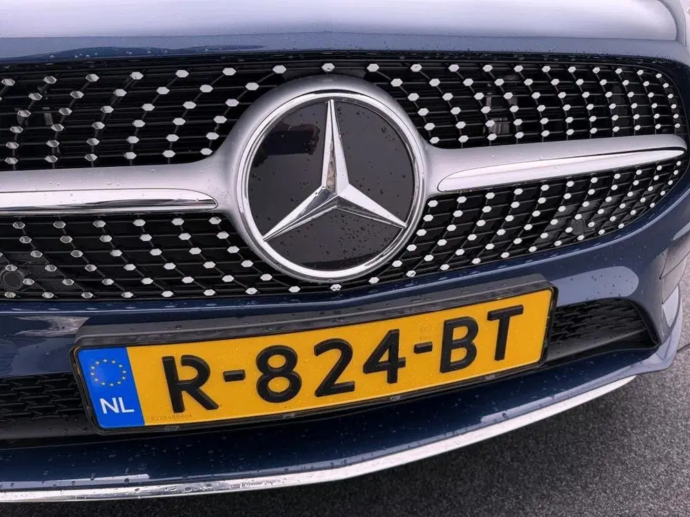 Mercedes-Benz A-Klasse 250 e Limousine AMG AMG Line uit 2022, foto 10
