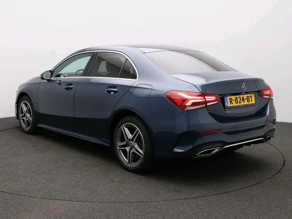 Mercedes-Benz A-Klasse 250 e Limousine AMG AMG Line uit 2022, foto 4