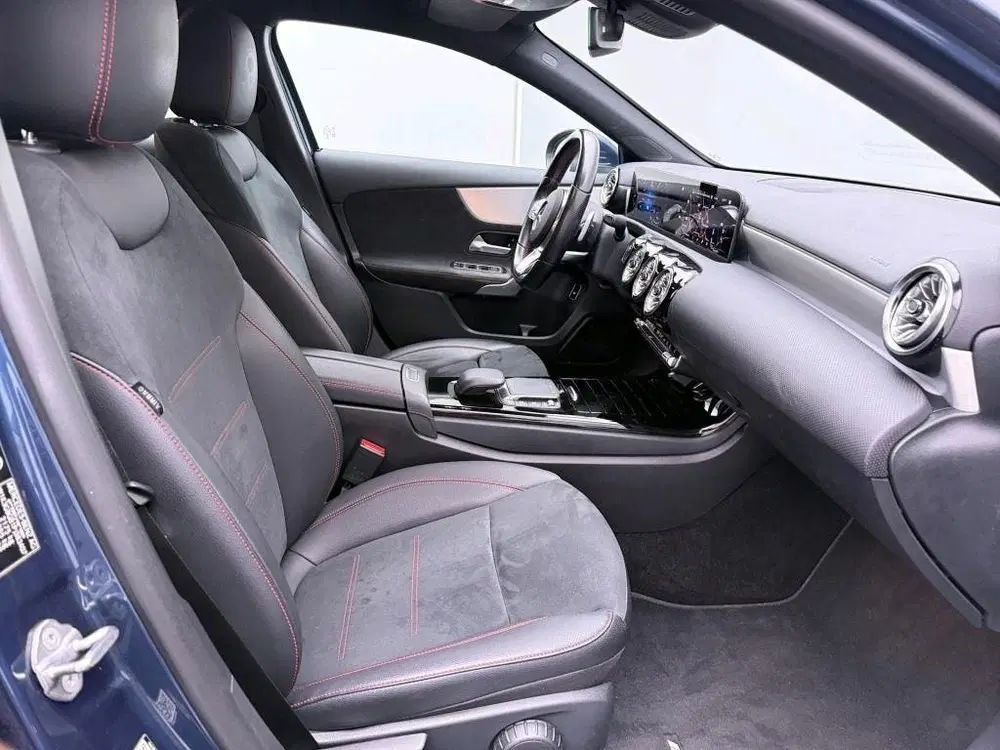 Mercedes-Benz A-Klasse 250 e Limousine AMG AMG Line uit 2022, foto 5