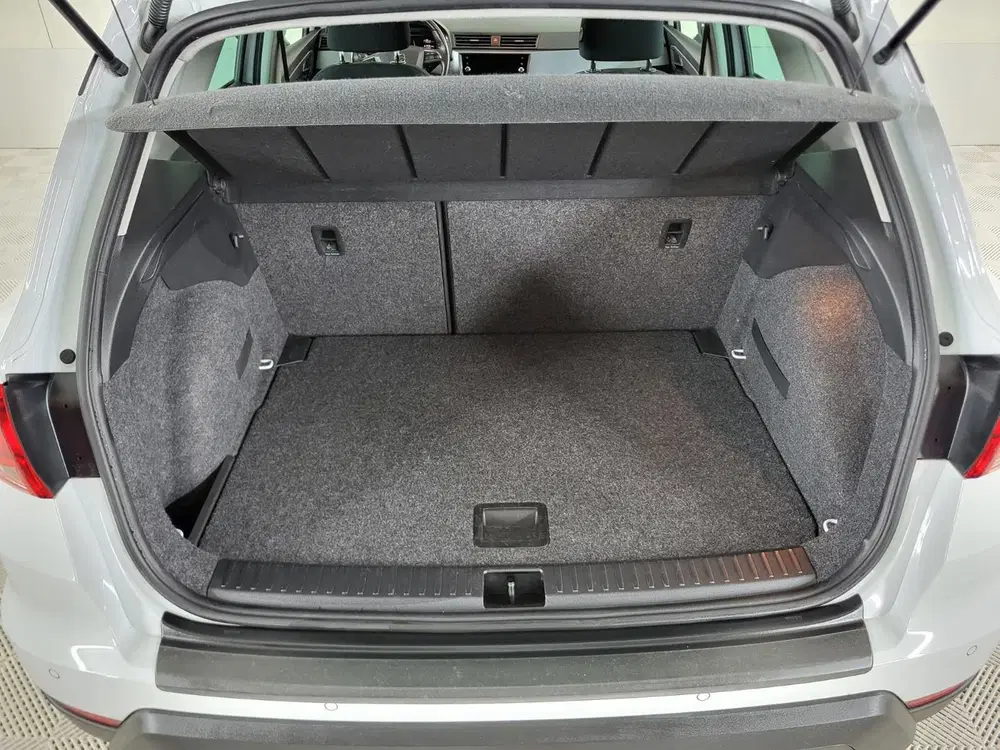 SEAT Arona Style Business Intense Automaat uit 2019, foto 10