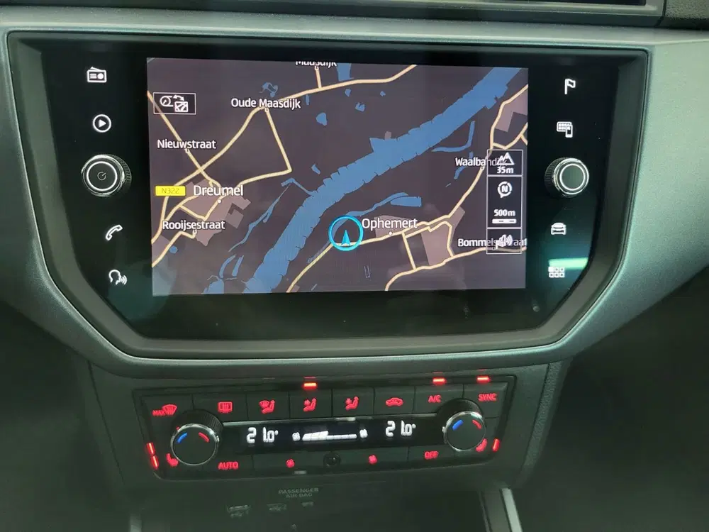 SEAT Arona Style Business Intense Automaat uit 2019, foto 12