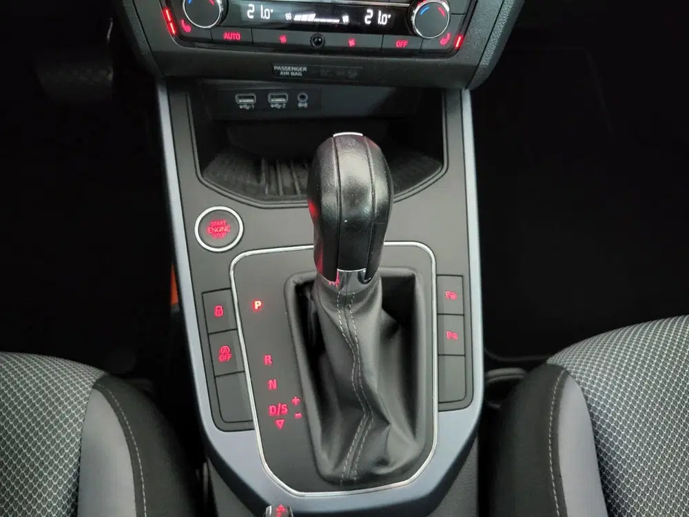SEAT Arona Style Business Intense Automaat uit 2019, foto 14