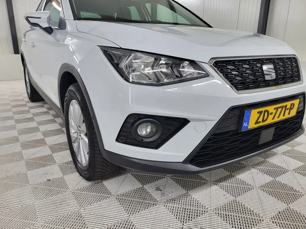SEAT Arona Style Business Intense Automaat uit 2019, foto 6
