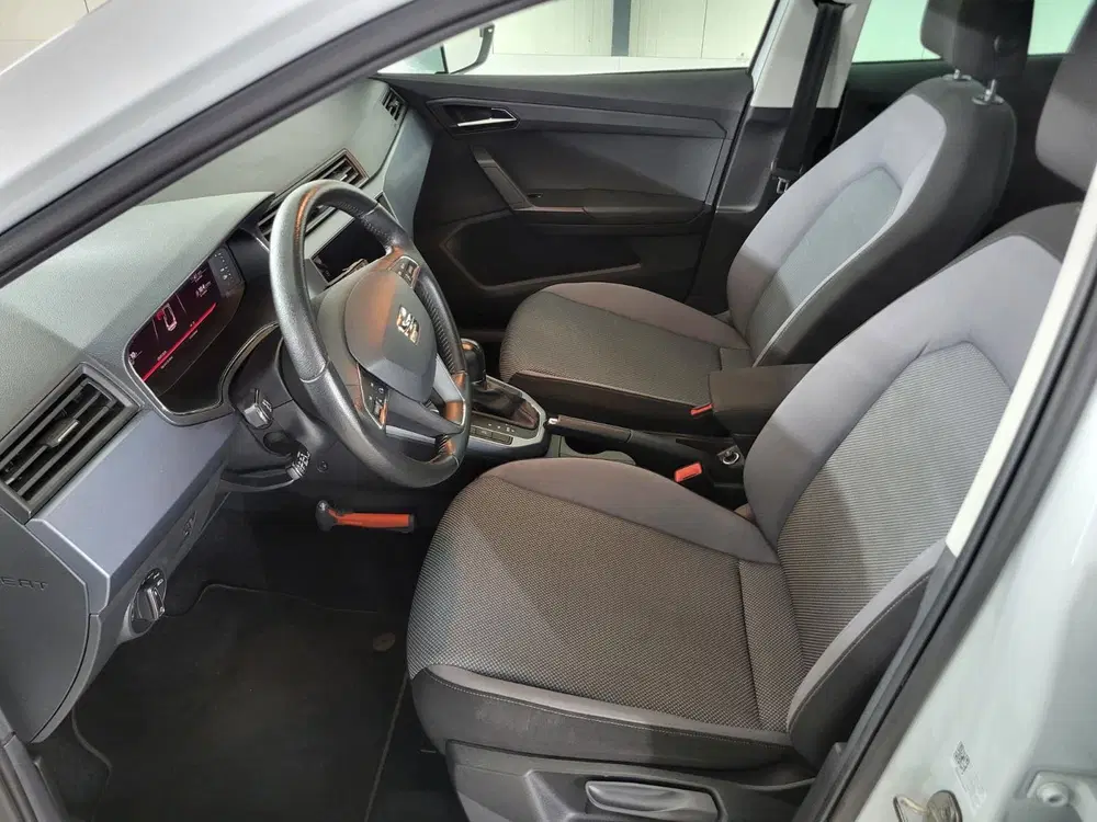 SEAT Arona Style Business Intense Automaat uit 2019, foto 8