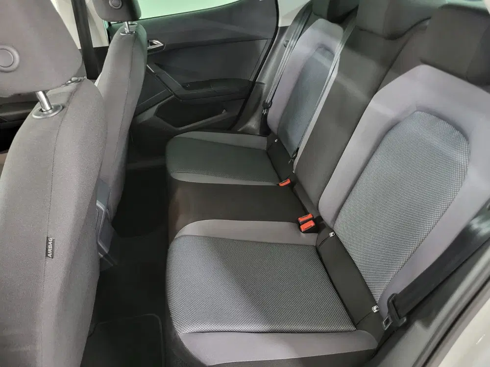 SEAT Arona Style Business Intense Automaat uit 2019, foto 9