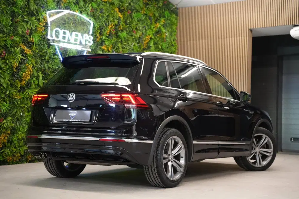 Volkswagen Tiguan 2.0 TSI 4Motion 3x R-Line uit 2019, foto 2