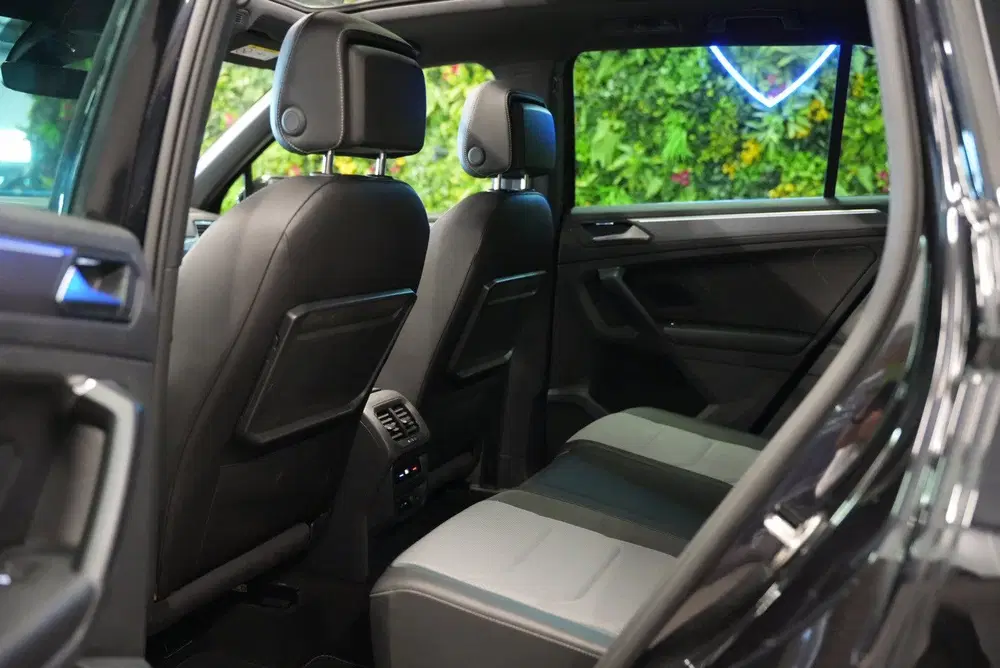 Volkswagen Tiguan 2.0 TSI 4Motion 3x R-Line uit 2019, foto 8