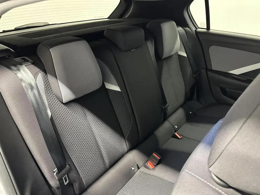 Opel Astra 1.2 Edition CARPLAY CRUISE NAVIGATIE LM uit 2022, foto 12