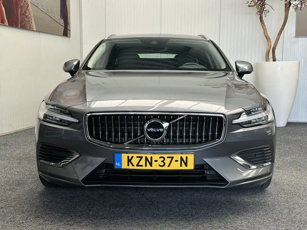 Volvo V60 2.0 T6 RECHARGE AWD INSCRIPTION 91% SOH LE uit 2021, foto 3