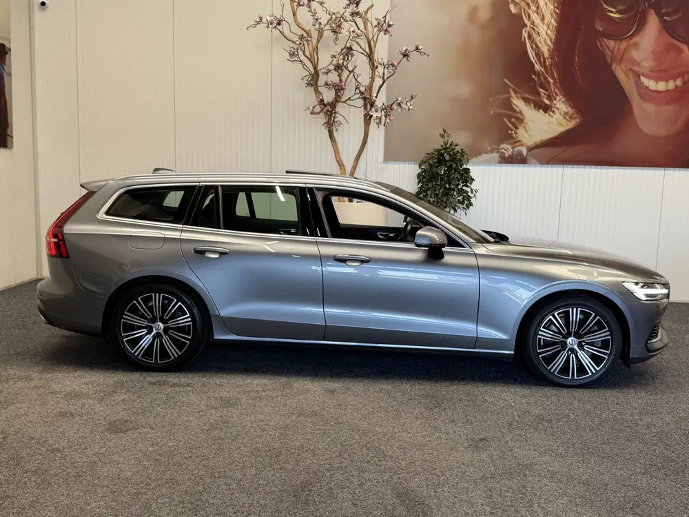 Volvo V60 2.0 T6 RECHARGE AWD INSCRIPTION 91% SOH LE uit 2021, foto 9