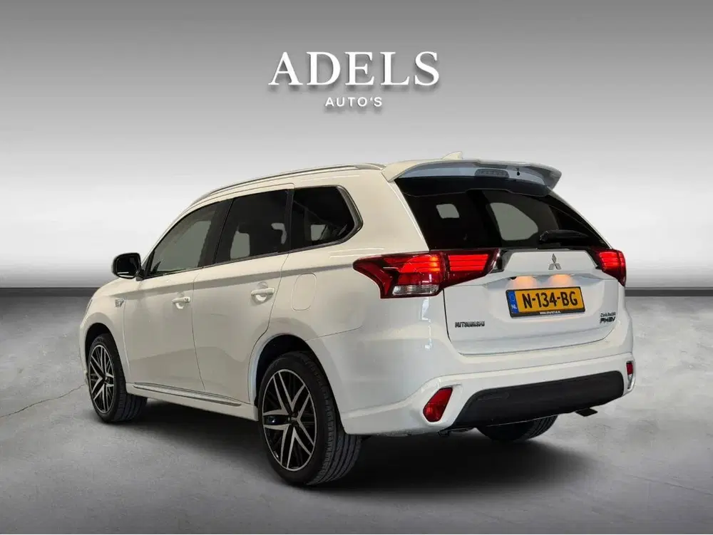Mitsubishi Outlander 2.4 PHEV Intense 4WD Carplay uit 2019, foto 7