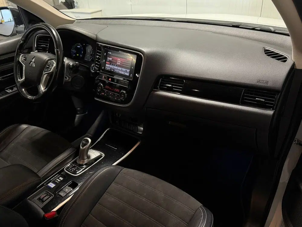 Mitsubishi Outlander 2.4 PHEV Intense 4WD Carplay uit 2019, foto 9