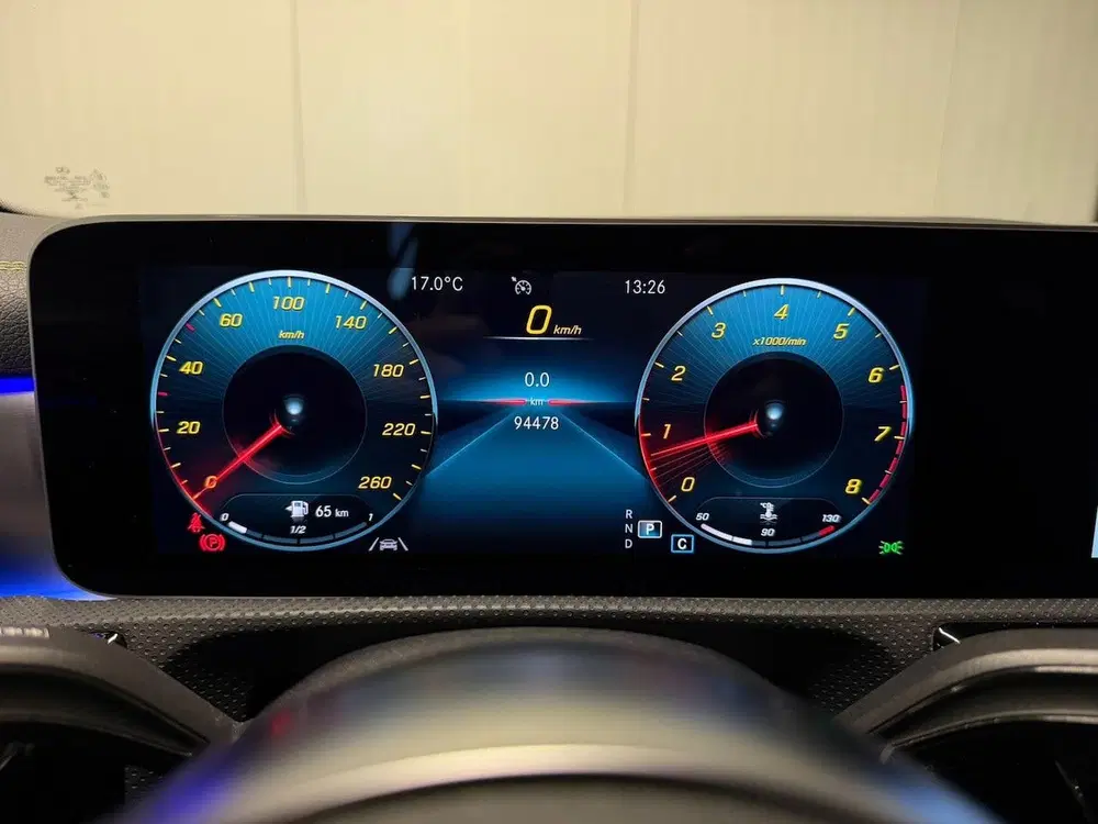 Mercedes-Benz A-Klasse 250 Premium Plus Edition 1 PANO SFEER uit 2019, foto 12