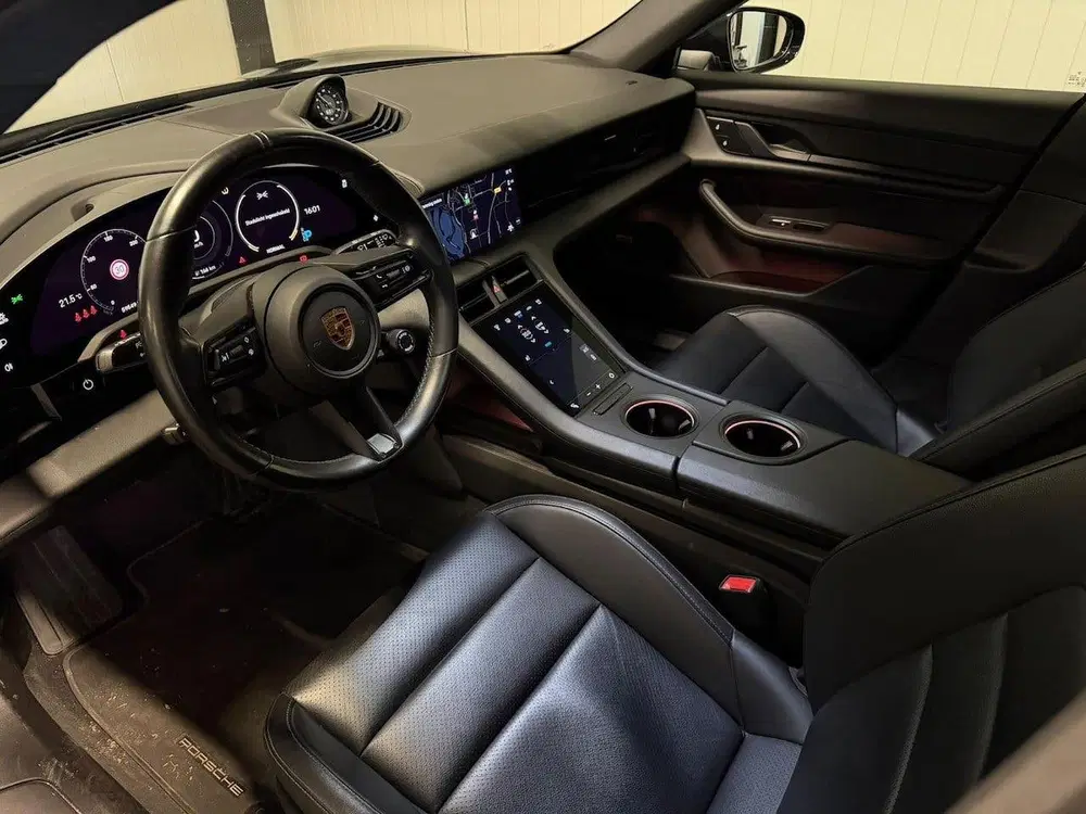 Porsche Taycan Sport Turismo 79 kWh Sportchorno Panodak B uit 2022, foto 10