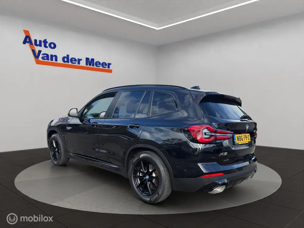 BMW X3 xDrive30e uit 2023, foto 2