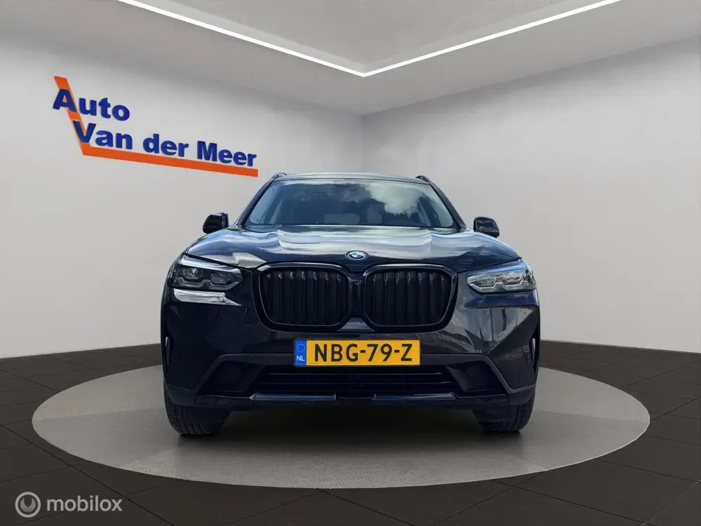 BMW X3 xDrive30e uit 2023, foto 3