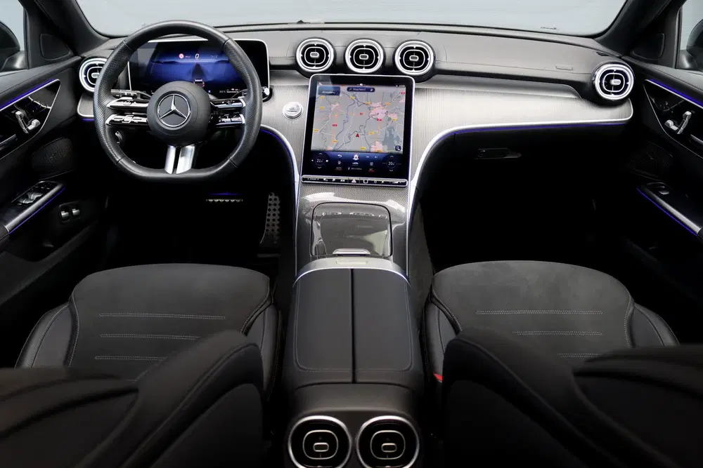 Mercedes-Benz C-Klasse 300 e AMG Line uit 2024, foto 2