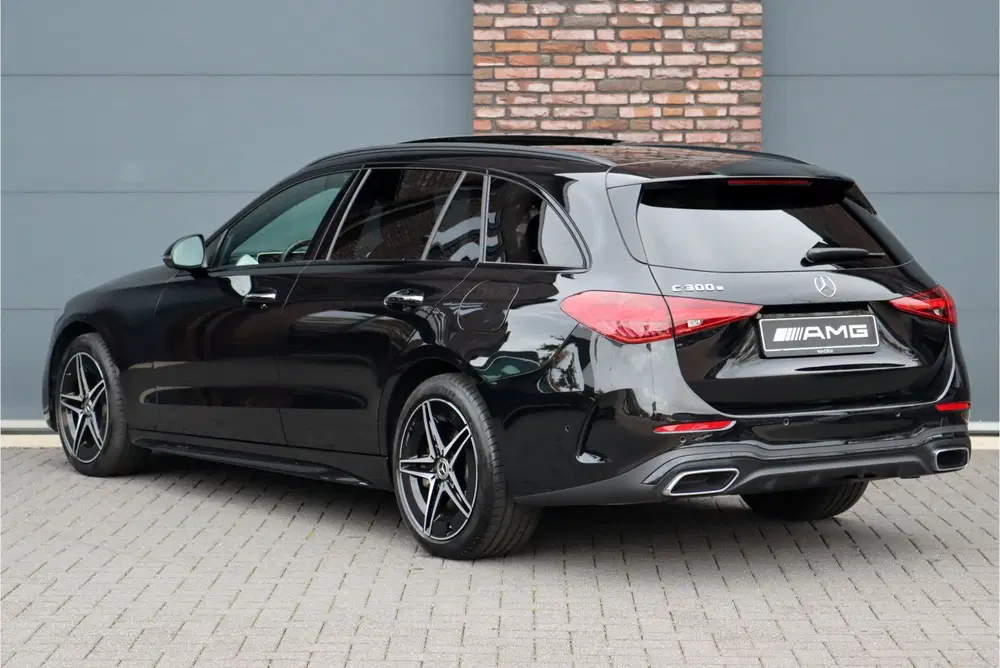 Mercedes-Benz C-Klasse 300 e AMG Line uit 2024, foto 5