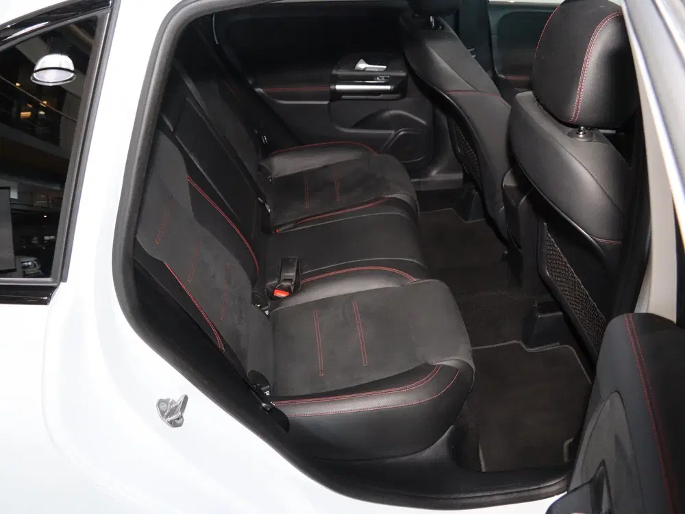 Mercedes-Benz B-Klasse 180 Advantage uit 2020, foto 8