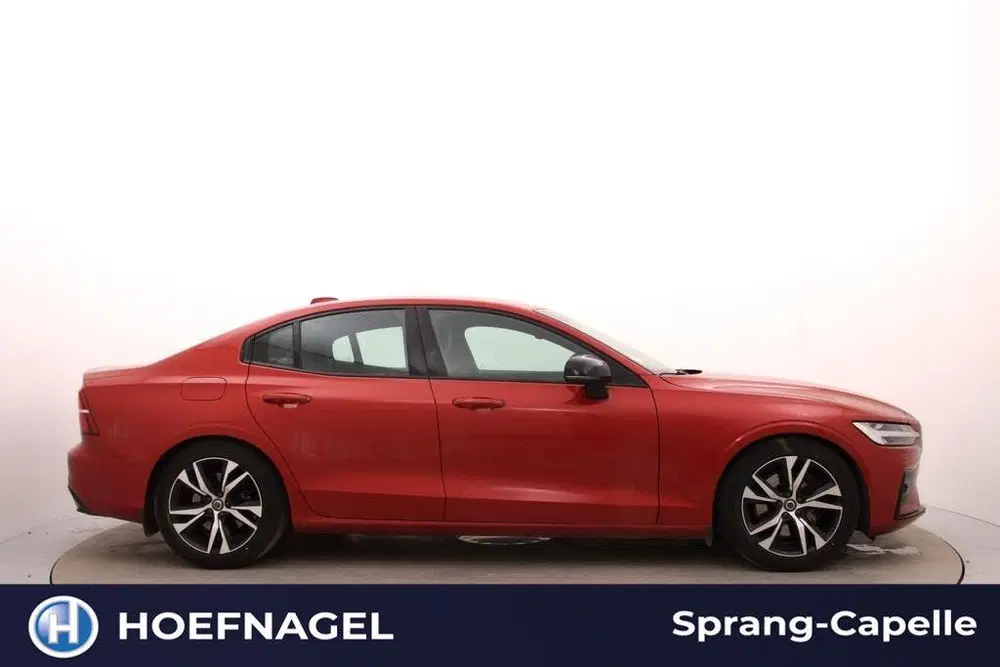 Volvo S60 2.0 T5 R-Design uit 2020, foto 3