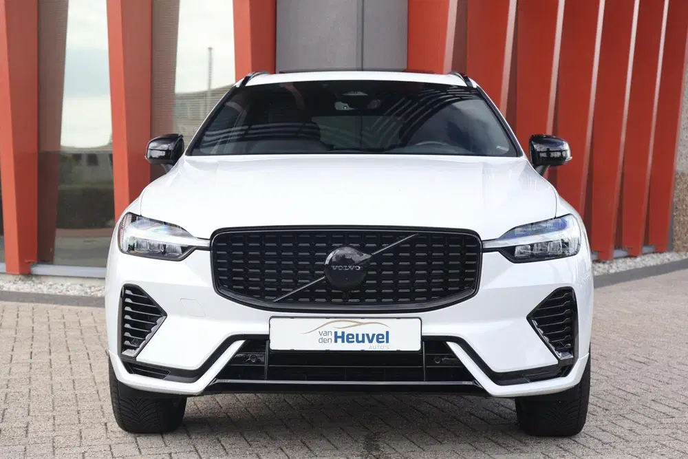 Volvo XC60 T6 Recharge AWD R-Design uit 2022, foto 2