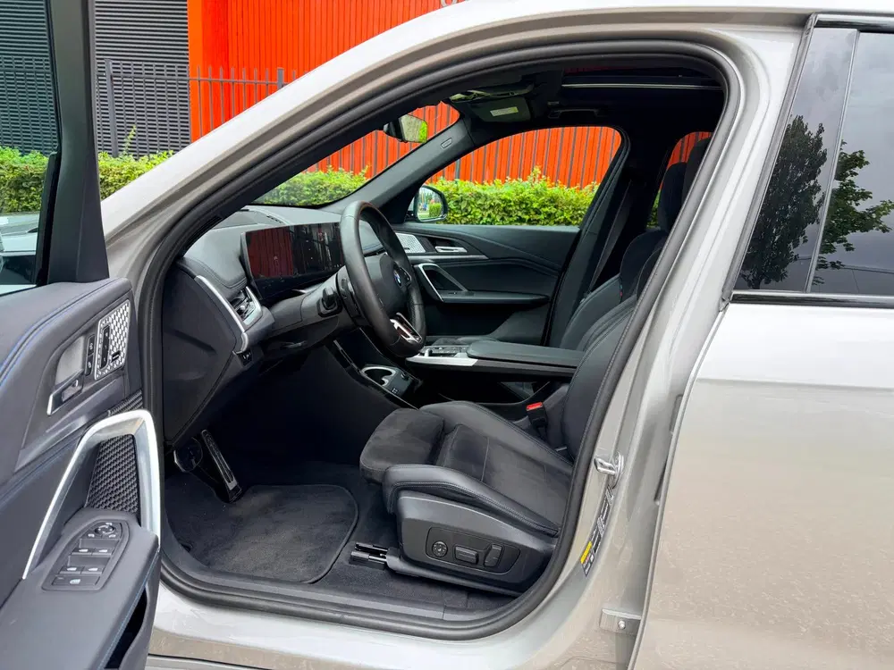 BMW iX1 XDrive30 uit 2024, foto 7