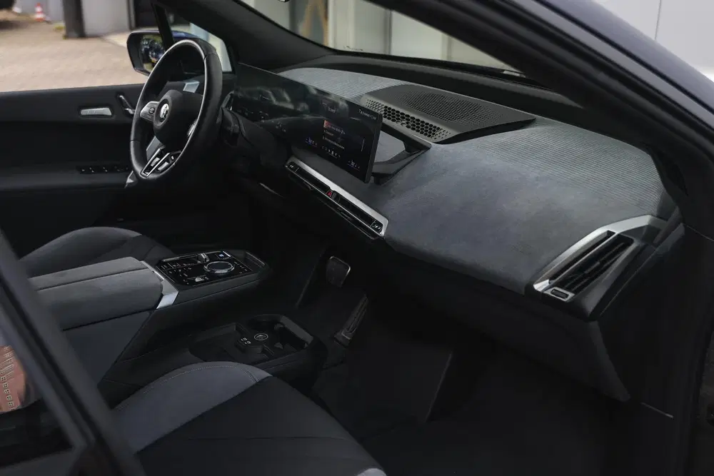 BMW iX xDrive45 M Sport uit 2025, foto 10