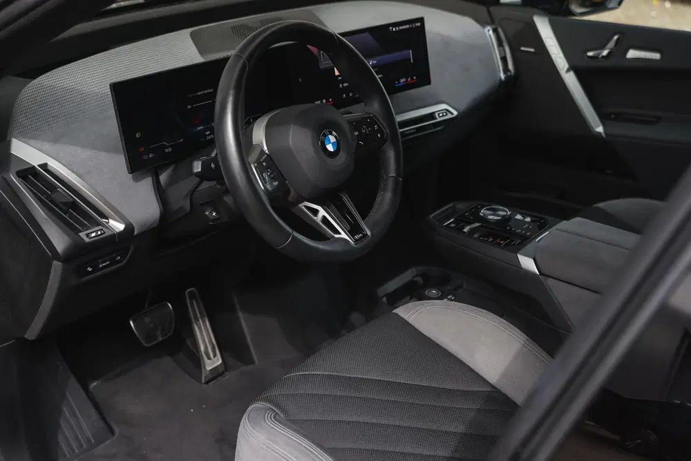 BMW iX xDrive45 M Sport uit 2025, foto 9