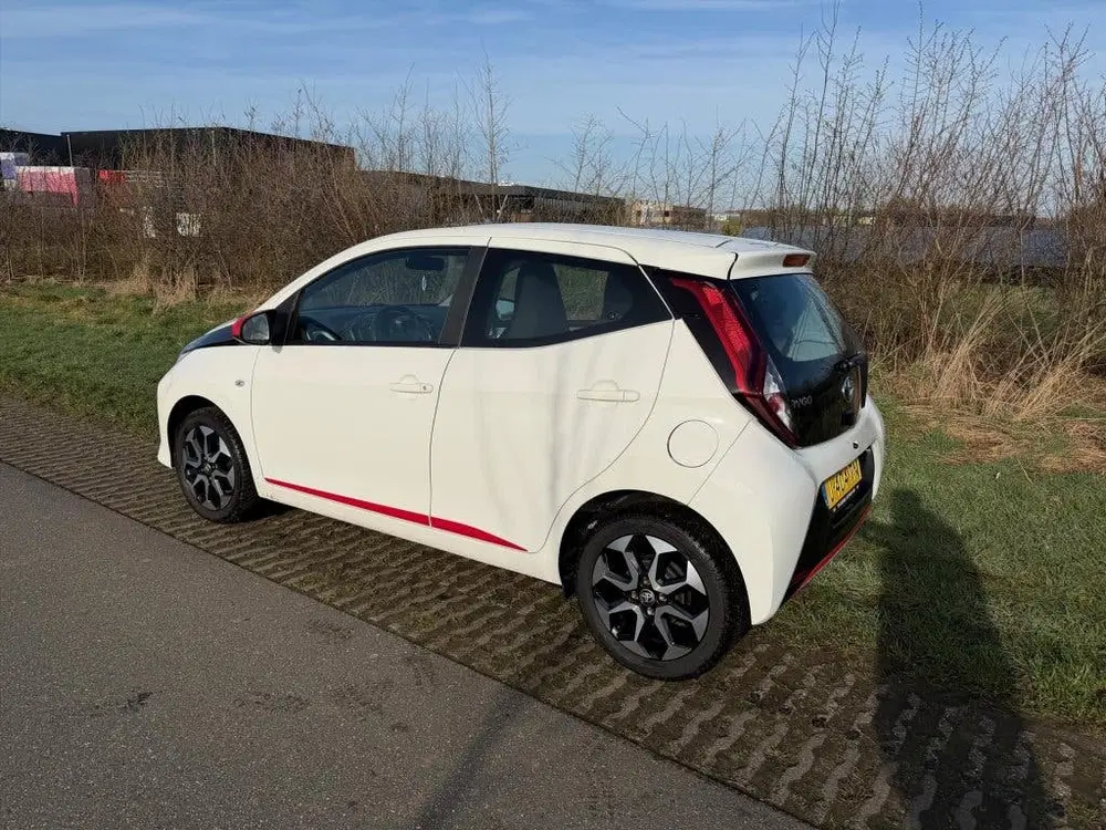 Toyota Aygo 1.0 VVT-i 72pk 5D (bj 2019) uit 2019, foto 2