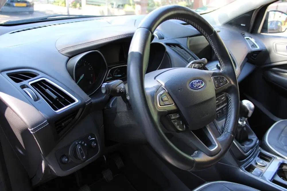 Ford Kuga 1.5 EcoBoost Vignale Trekhaak uit 2019, foto 11