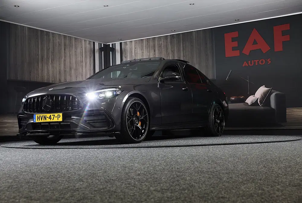 Mercedes-Benz C-Klasse 300 e AMG 63 Look uit 2025, foto 4