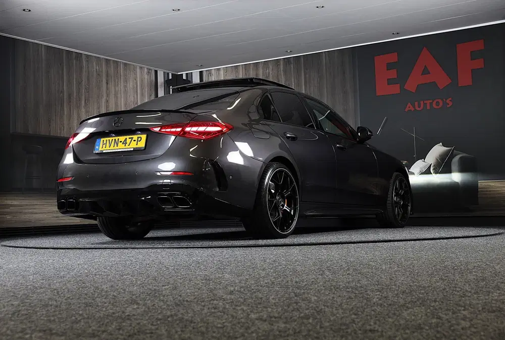 Mercedes-Benz C-Klasse 300 e AMG 63 Look uit 2025, foto 5