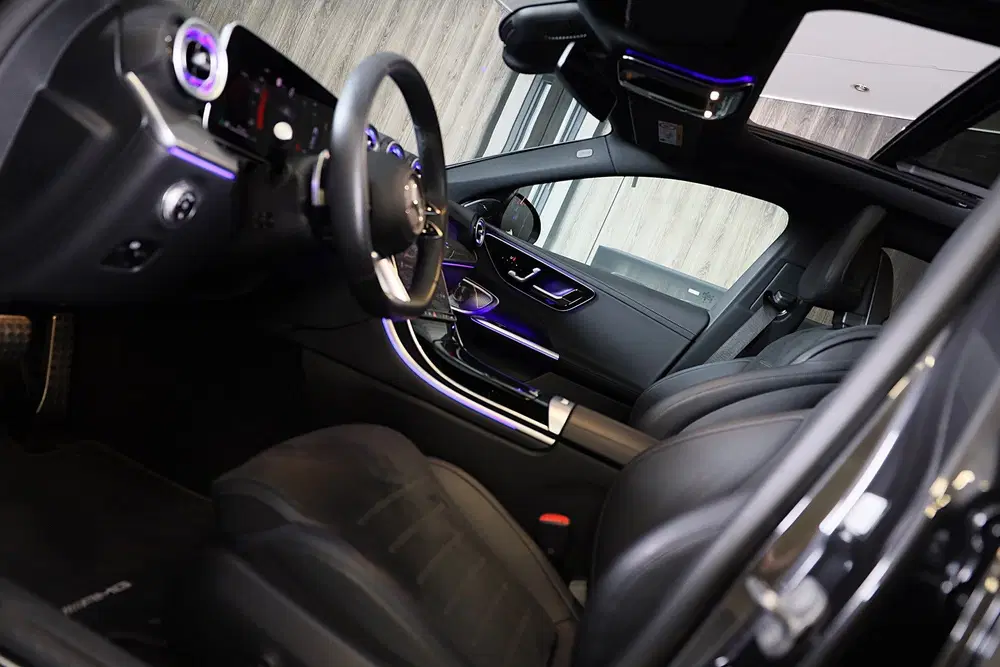 Mercedes-Benz C-Klasse 300 e AMG 63 Look uit 2025, foto 8