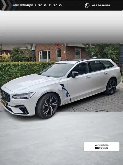 Volvo V90 2.0 T6 Plug-in Hybrid AWD Plus Dark uit 2022