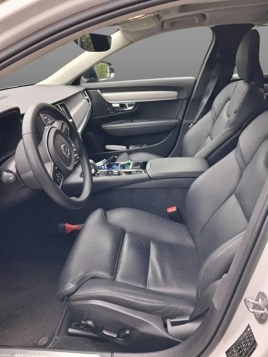 Volvo V90 2.0 T6 Plug-in Hybrid AWD Plus Dark uit 2022, foto 3