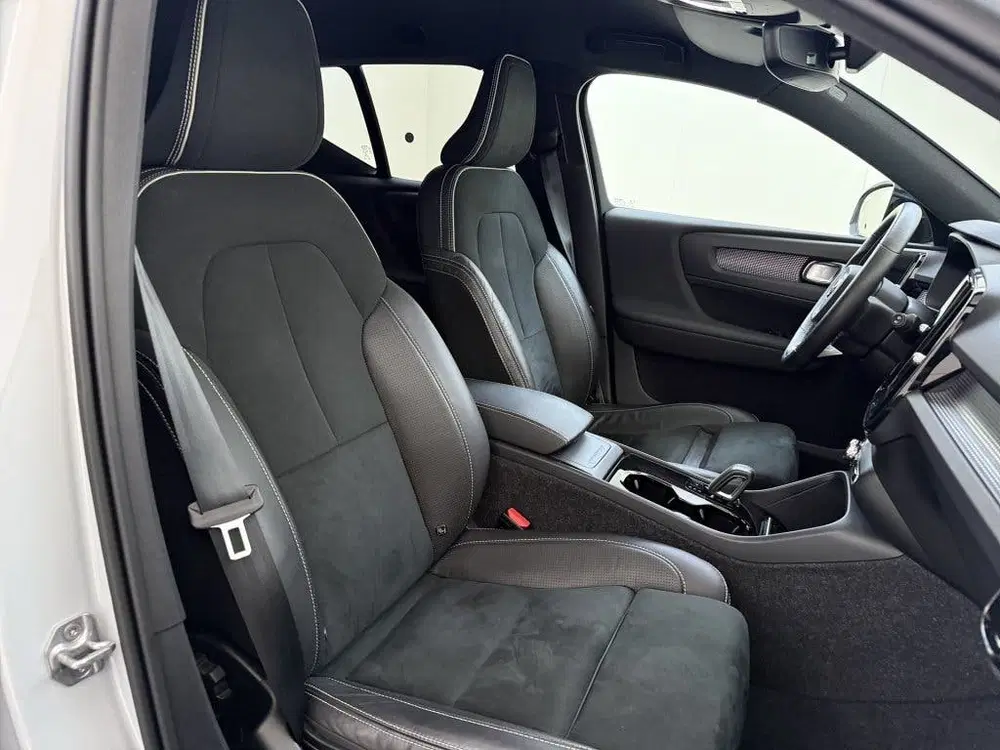 Volvo XC40 Rech. P8 AWD R-Des. uit 2021, foto 14
