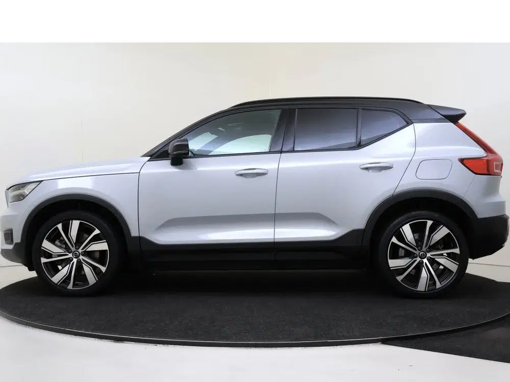 Volvo XC40 Rech. P8 AWD R-Des. uit 2021, foto 2