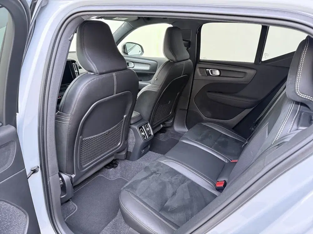 Volvo XC40 Rech. P8 AWD R-Des. uit 2021, foto 9