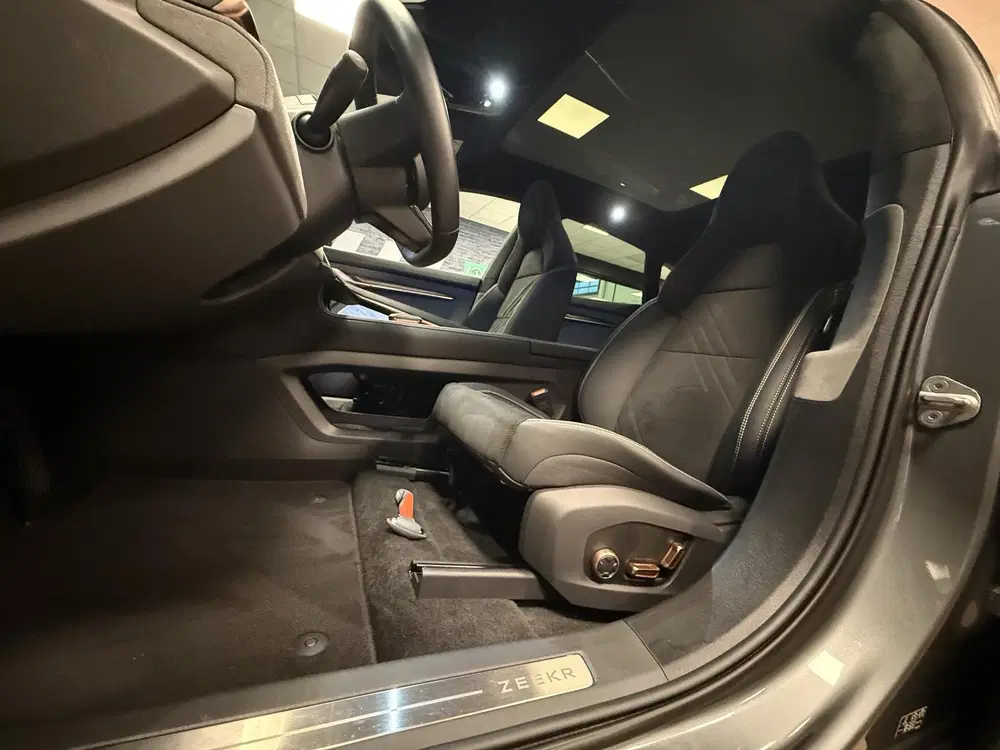 Zeekr 001 AWD Privilege 100 kWh uit 2025, foto 11