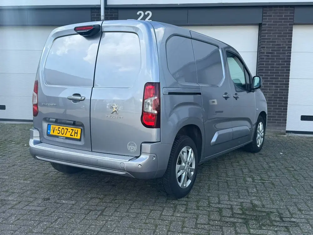 Peugeot Partner 1.5 BlueHDI Asphalt uit 2019, foto 4