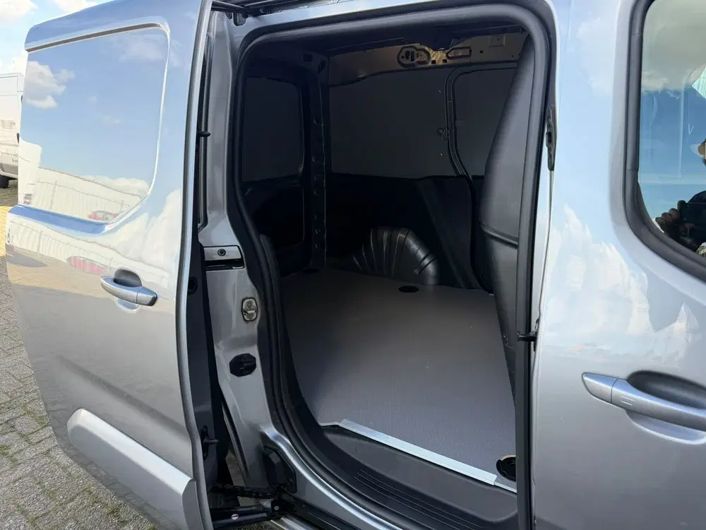 Peugeot Partner 1.5 BlueHDI Asphalt uit 2019, foto 7